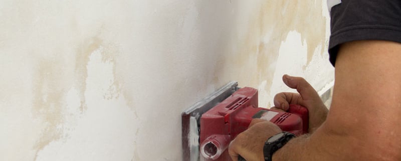 como-reparar-una-pared-con-humedad