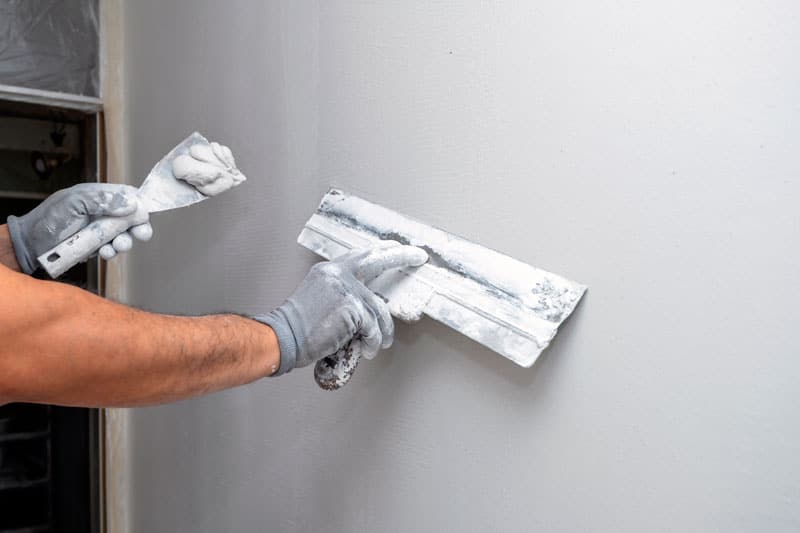 revestir paredes con humedad