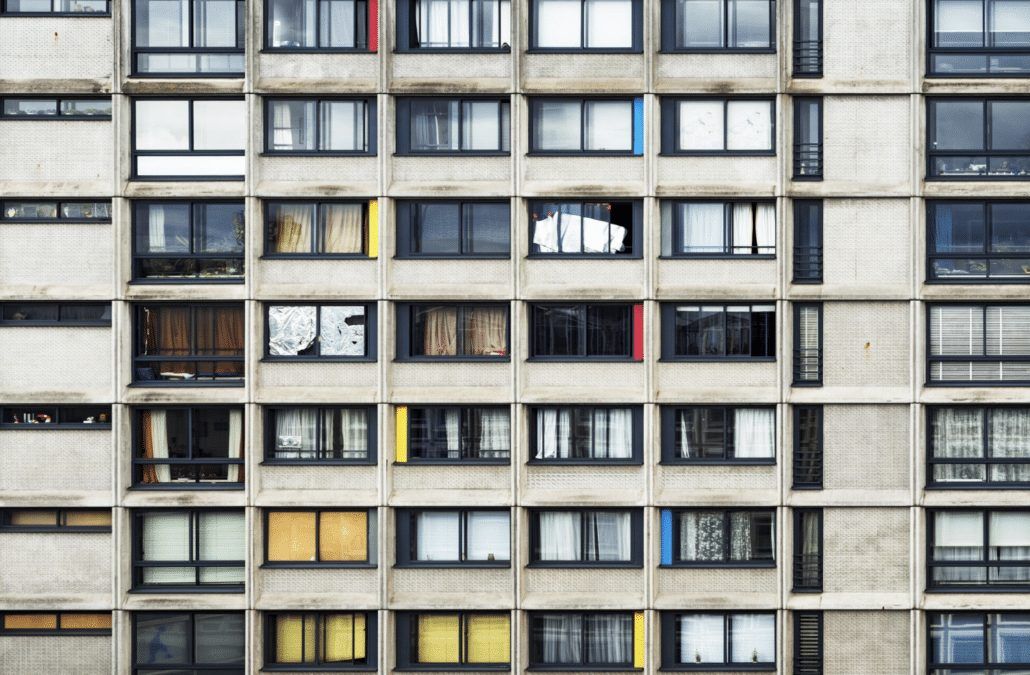 edificio con problema estructural por humedad