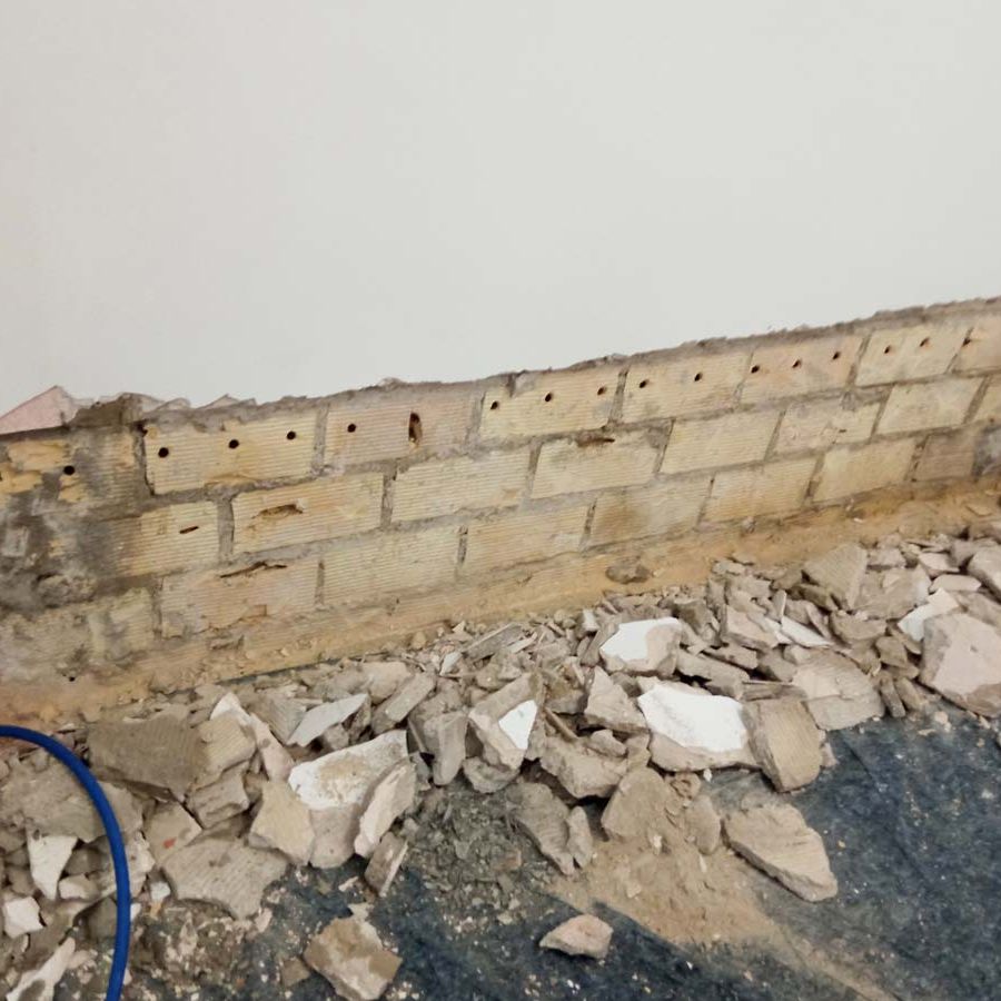 Tratamiento de humedades en calle Mallorca, Sevilla